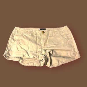 beige low rise cargo shorts